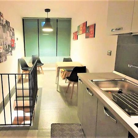 Center Living Apartment Катания Экстерьер фото