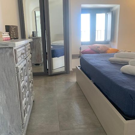 Center Living Apartment Катания Экстерьер фото