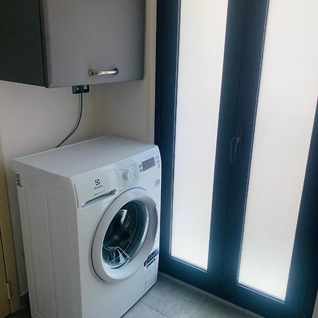 Center Living Apartment Катания Экстерьер фото
