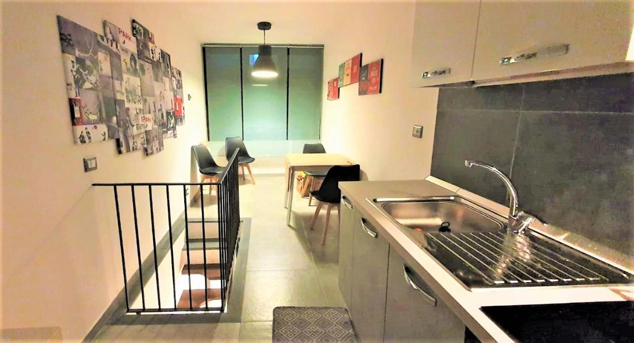 Center Living Apartment Катания Экстерьер фото