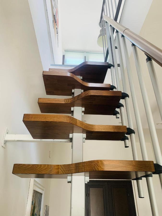 Center Living Apartment Катания Экстерьер фото