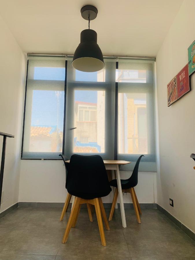 Center Living Apartment Катания Экстерьер фото