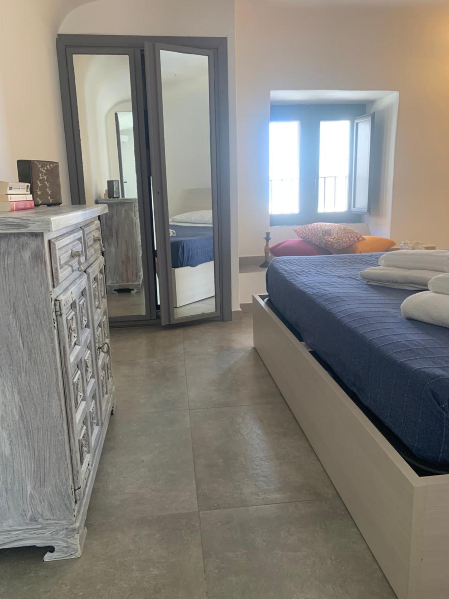 Center Living Apartment Катания Экстерьер фото
