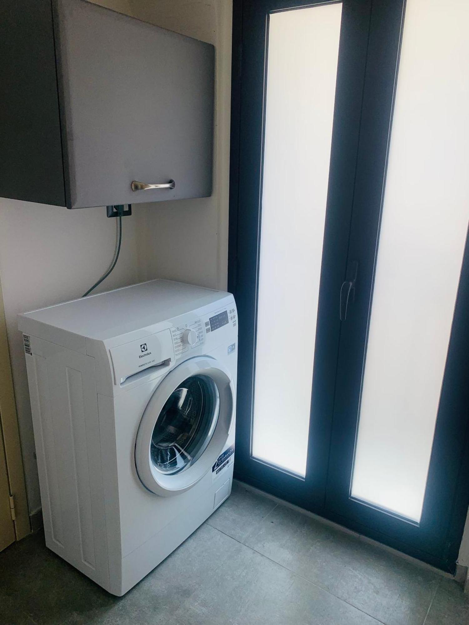 Center Living Apartment Катания Экстерьер фото